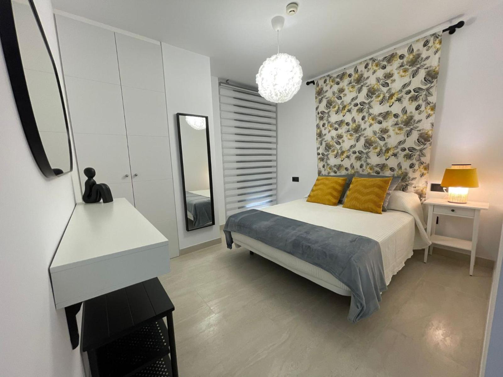 Lhome Cádiz Buitenkant foto